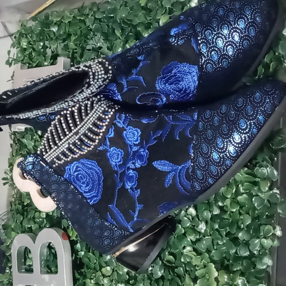 🎉HP🎉NWOB METALLIC Embroidered Rhinesthons boots - Picture 9 of 11
